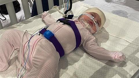 Το νεογέννητό μου πνιγόταν στο θηλασμό - τελικά έπασχε από σπάνια πάθηση