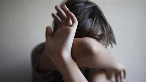 Τρεις ανήλικοι ξυλοκόπησαν 14χρονο και του άρπαξαν το κινητό