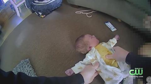 Βρέφος 5 ημερών σταμάτησε ξαφνικά να αναπνέει - του έσωσε τη ζωή αστυνομικός!