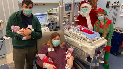 Ζευγάρι απέκτησε 4δυμα μετά από 4 χρόνια προσπάθειας - συμβαίνει 1 στις 500.000