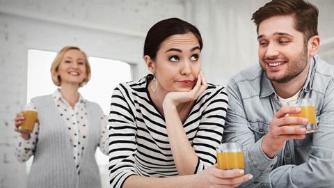 Η πεθερά μου δε σταματά να ζητά εγγονάκι - με εξοργίζει και με αγχώνει!