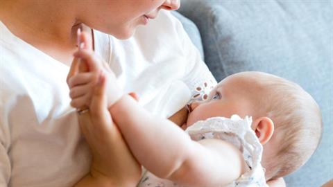 Παιδίατρος: ο αποκλειστικός θηλασμός είναι ασπίδα για την υγεία των νεογέννητων