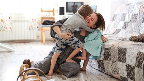 Μακάρι όταν μεγαλώσουν τα παιδιά μου να θυμούνται τα καλά και όχι τις φωνές μου