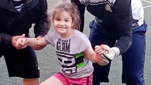 Συγκλονίζει η μαμά της 9χρονης Τζωρτζίνας: «αντέχω μέχρι να την αποχαιρετήσω»