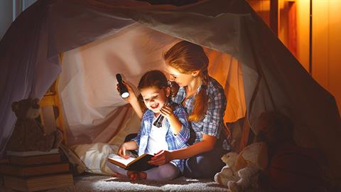 Πώς θα κάνουμε τις χειμωνιάτικες μέρες στο σπίτι διασκεδαστικές για τα παιδιά