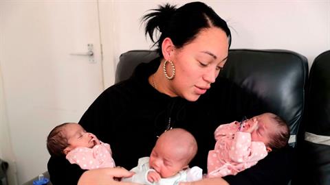 Μετά από 3 χρόνια που προσπαθούσε για παιδί η ζωή της χαμογέλασε... με 3δυμα!