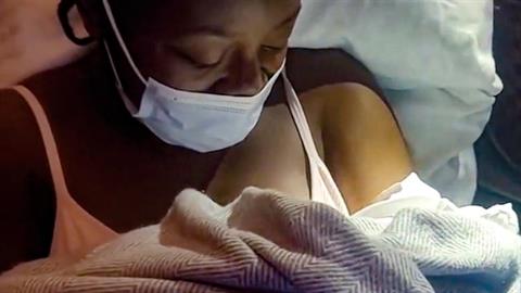 Μαμά γέννησε στον… αέρα ενώ βρισκόταν σε πτήση 11 ωρών