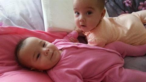 Πονάει πολύ όταν το ένα διδυμάκι σου υποφέρει ενώ το άλλο μεγαλώνει κανονικά