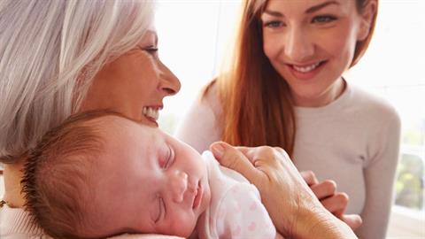 3 μέρες αφού γέννησα ζήτησα συγνώμη από τη μαμά μου για... όλα!