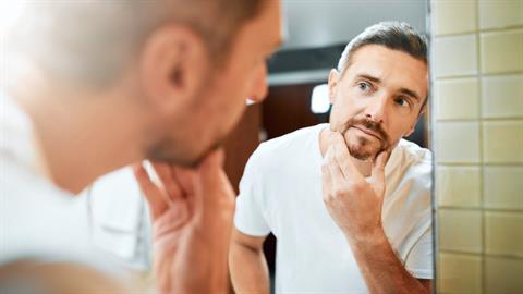 5 καλοί λόγοι να πείσετε τον άντρα σας να χρησιμοποιεί καλλυντικά