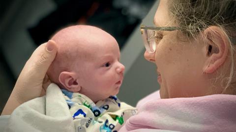 Μαμά έμαθε ότι είναι έγκυος λίγες ώρες πριν γεννήσει το μωρό της!