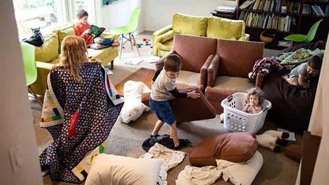 Συγγνώμη για την ακαταστασία, αλλά σ' αυτό το σπίτι μένουν μικρά παιδιά!