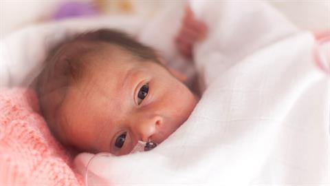 Πρόωρο γεννήθηκε αμέσως μετά τον γάμο των γονιών του: ήταν το καλύτερο δώρο!