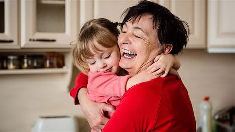 Στους παππούδες που μας βοηθούν και είναι δίπλα στα εγγόνια τους: ευχαριστούμε