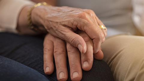 Ο εφηβικός έρωτας που έγινε αληθινή αγάπη: ζευγάρι γιόρτασε 60 χρόνια γάμου