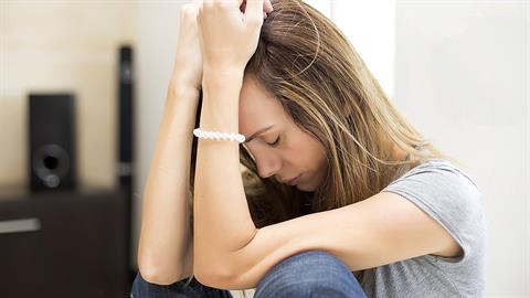 «Ο σύντροφός μου είναι σκληρός και κακοποιητικός αλλά δυσκολεύομαι να τον αφήσω»