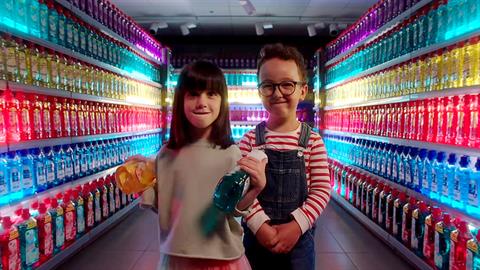 Το Making Off της δημοφιλούς καμπάνιας του Μασούτη θα σε κάνει να χαμογελάσεις