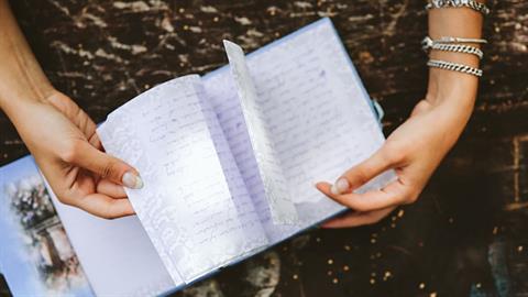 «Ανησυχούσα τόσο πολύ για την κόρη μου που διάβασα κρυφά το ημερολόγιό της»