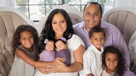 Από τη μάχη με την υπογονιμότητα στη μητρότητα με 5 παιδιά