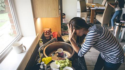 «Νόμιζα πως όσο μεγαλώνουν τα παιδιά θα κουράζομαι λιγότερο - έκανα λάθος»