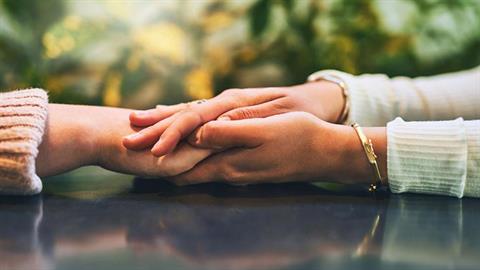 «Στη φίλη που έτρεξε δίπλα μου όταν δεν ήμουν καλά: τι θα έκανα χωρίς εσένα;»