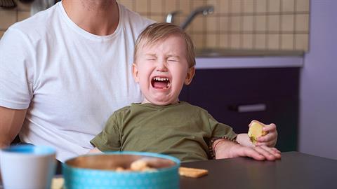 5 τρόποι να μετατρέψετε τα γκρινιάρικα παιδιά σε… αγγελούδια!