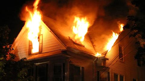 14χρονος έσωσε τη μαμά και τη γιαγιά του από πυρκαγιά που ξέσπασε στο σπίτι τους