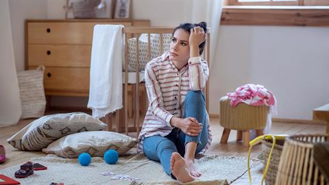 «Δεν μοιάζεις με εκείνη την τέλεια μαμά...»: η παγίδα των social media