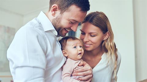 «Ειδικός» πληρώνεται έως και €12.000 για να βρει το ιδανικό όνομα σε μωράκια