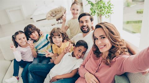 Η μεγάλη οικογένεια με πολλά παιδιά είναι ευλογία