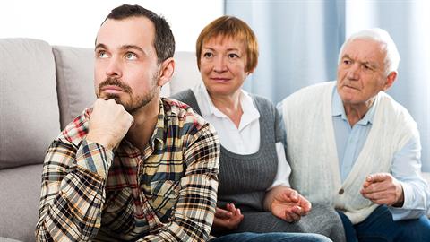 Ζητούν αποζημίωση €627.000 από τον γιο τους επειδή δεν τους κάνει... εγγονάκι!