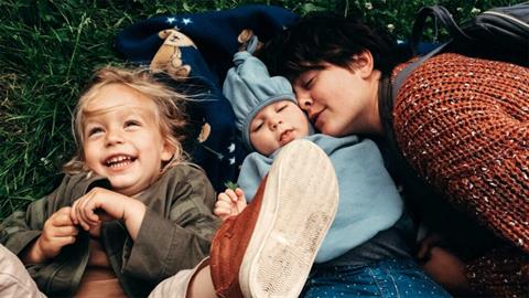 Τα παιδιά λαχταρούν τον χρόνο μας, όχι φανταχτερά δώρα