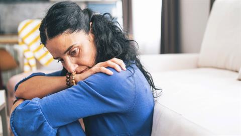 Συναισθηματική παραμέληση: 5 σημάδια ότι είσαι μόνη σου σε αυτόν τον γάμο