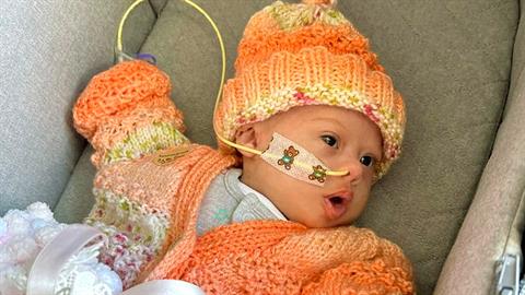 Νεογένητο επέζησε μετά από 2 απανωτές εγχειρήσεις ανοιχτής καρδιάς