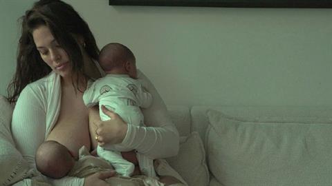 «Έχασα πολύ αίμα, παραλίγο να πεθάνω!»: όταν η γέννα γίνεται τραυματική εμπειρία