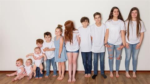 Μαμά με 12 παιδιά ετοιμάζεται για το 13ο: «τα πολλά παιδιά είναι ευτυχία»