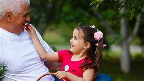 Σχολείο τέλος: πάμε παιδική κατασκήνωση ή στο χωριό με τους παππούδες;