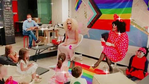 Drag Queens διάβασαν παραμύθια σε μικρά παιδιά στη Θεσσαλονίκη
