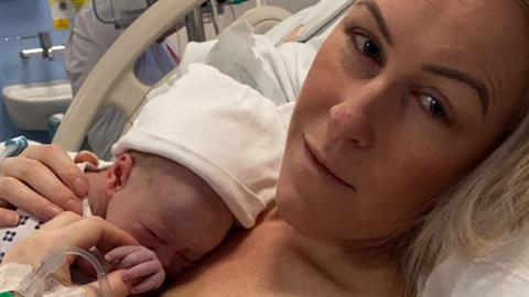 Μαμά δίνει σκληρή μάχη με τον καρκίνο: «θέλω να δω την κόρη μου να μεγαλώνει»