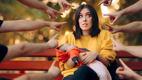 «Βαρέθηκα να δίνω λογαριασμό για το πώς θα μεγαλώσω το παιδί μου»