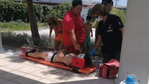 11χρονος έπεσε σε βράχια και του καρφώθηκε μεταλλικό αντικείμενο στο κεφάλι