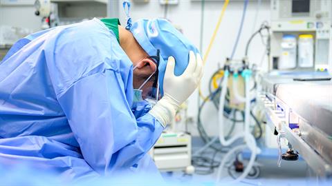 Καταδικάστηκε παιδοχειρουργός για τον ακρωτηριασμό δύο δαχτύλων σε μωρό