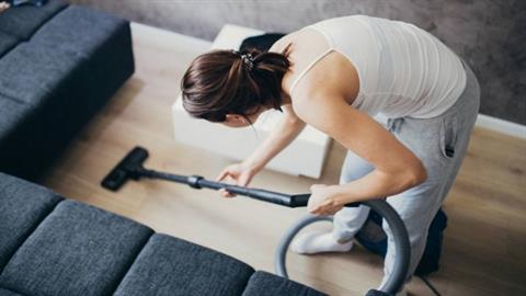 «Λατρεύω την καθαριότητα και ξυπνάω από τα χαράματα για να είναι όλα άψογα»