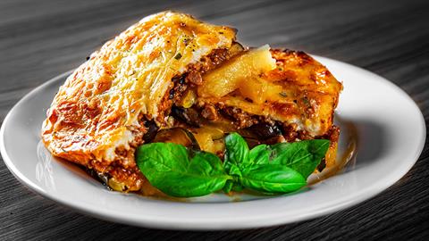 Πώς να φτιάξετε τον τέλειο μουσακά με ψητά λαχανικά