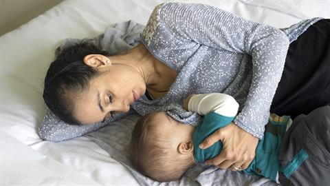 Πώς μπορώ να ξαναρχίσω τον θηλασμό;