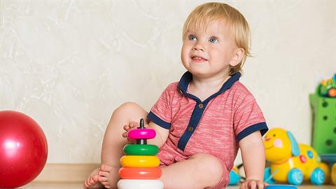 Ο 20 μηνών γιος μου καταλαβαίνει τα πάντα, αλλά μιλάει ελάχιστα. Να ανησυχήσω;