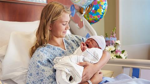 «Δεν είχα ιδέα ότι ήμουν έγκυος μέχρι που γέννησα ξαφνικά στο πάτωμα του σαλονιού!»