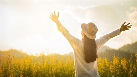 «Ο ευτυχισμένος άνθρωπος, δεν ασχολείται με τις ζωές των άλλων»