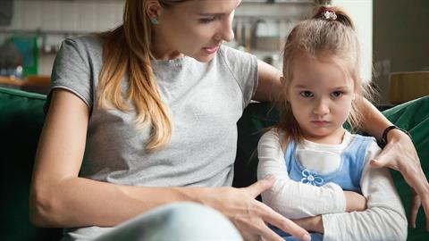 5 φράσεις για να πειθαρχήσετε αποτελεσματικά το παιδί, χωρίς φωνές και απειλές