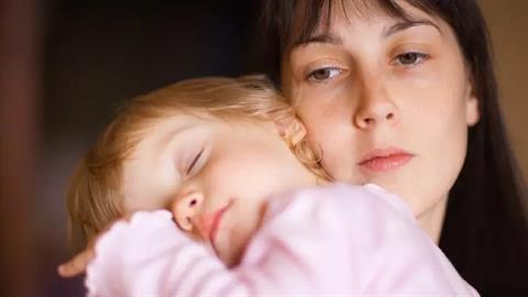 «Θέλω να κάνω δεύτερο παιδί, αλλά ανησυχώ ότι δεν θα τα βγάζω πέρα»